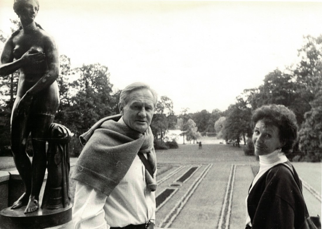 Alexander and Mimi Kugushev in a park